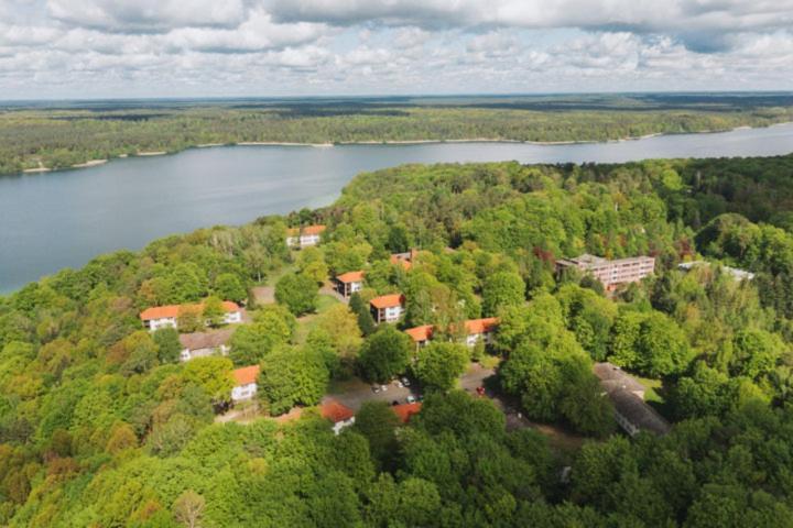 Budget Seezeit-Resort Am Werbellinsee Altenhof  外观 照片